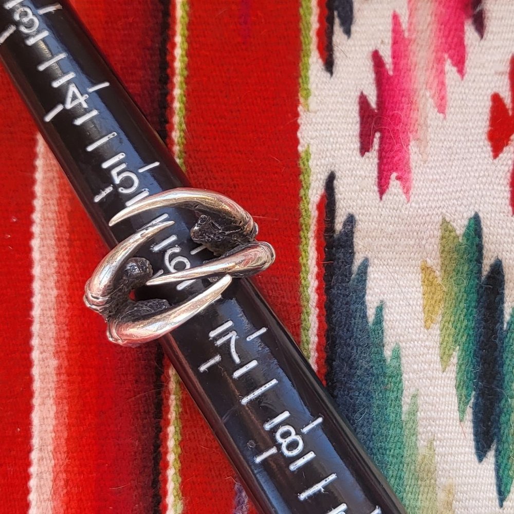 Eilisain Jewelry owl talon ring